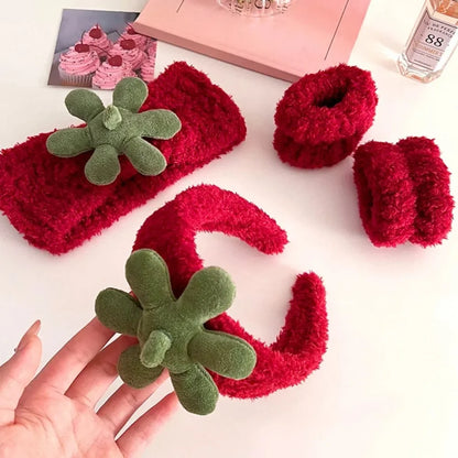 Red Fleece Hairbands Cute Strawberry Leaves Hair Hoops Wrist Strap Girls Lovely Headbands Christmas Ornament Hair Accessories